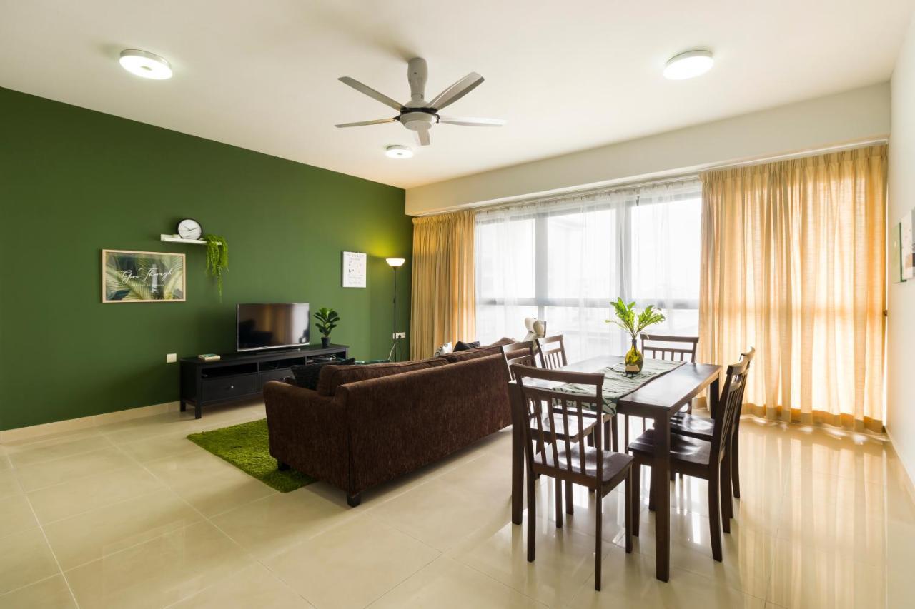 Pj8 Service Suites By Airhost Petaling Jaya Exterior foto