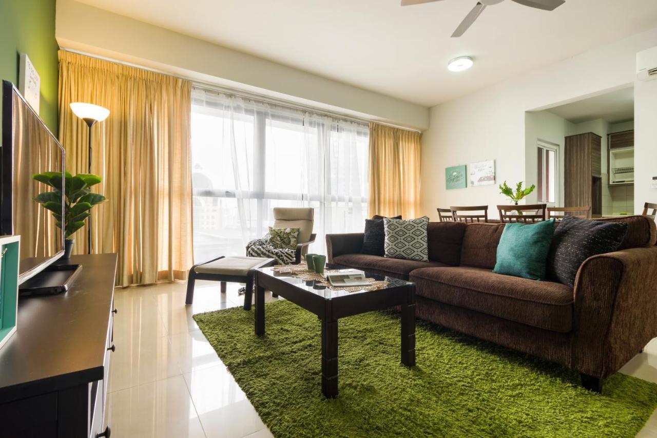 Pj8 Service Suites By Airhost Petaling Jaya Exterior foto
