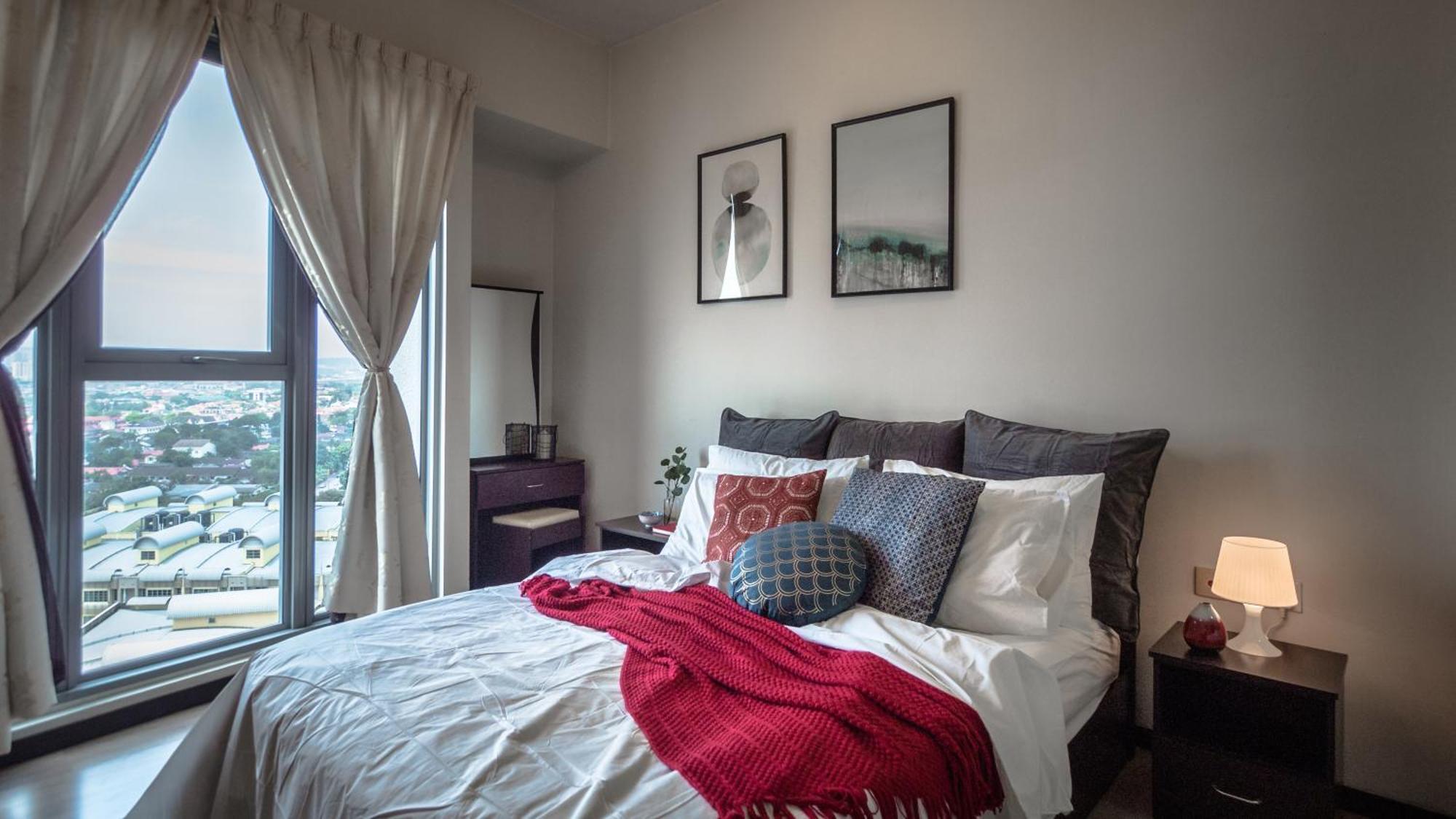 Pj8 Service Suites By Airhost Petaling Jaya Exterior foto